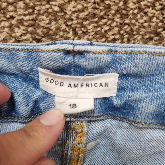 Good American Good Legs Crop Jeans Size 18 - Picture 6 of 10
